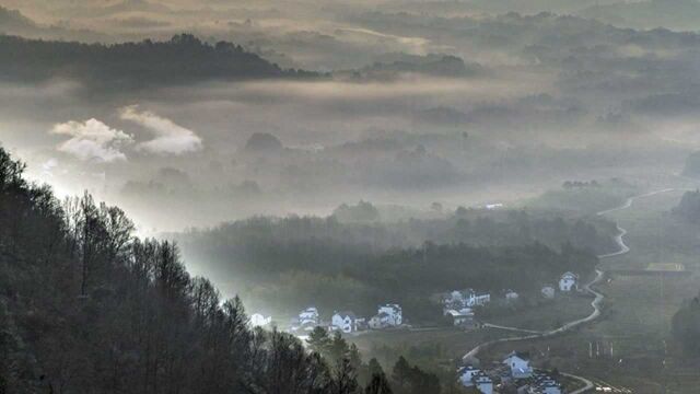 微视频:春雾缭绕山水间