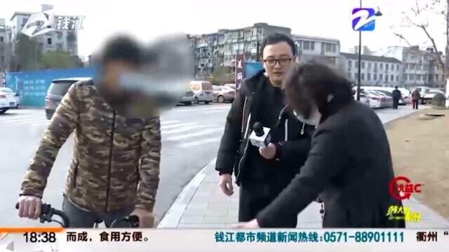 路边公园唱起卡拉OK 到底是扰民还是娱乐?民警给出回应