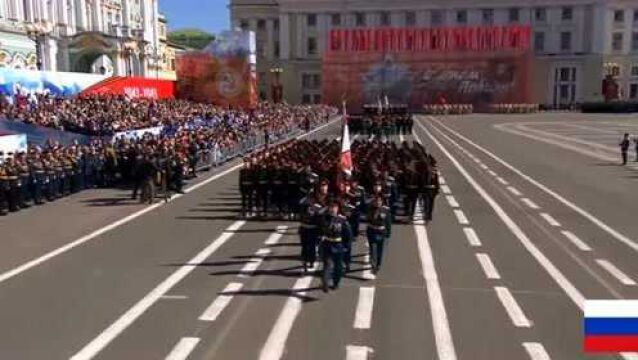 多国阅兵实拍视频,中军正步霸气威武,看得人热血澎湃