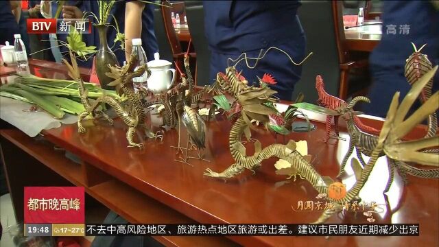 北京市文联为门头沟消防救援站送去特殊“中秋礼物”