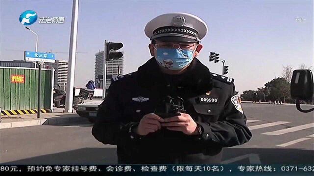 网友后台留言,违法停车情况非常严重,不文明停车现场处置