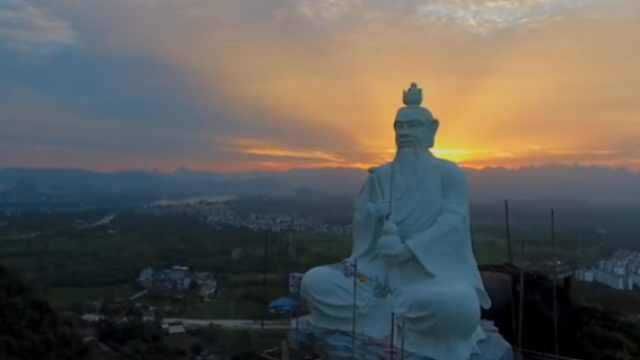 西峡老君洞风景区位于河南省伏牛山腹地的西峡县二郎坪境内!