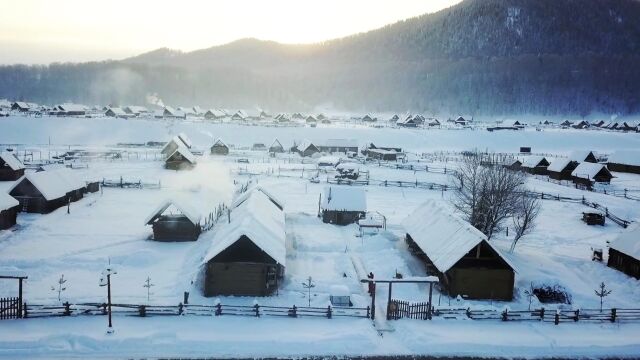 4K实拍冬天冬季风雪雪山下雪风景雪景