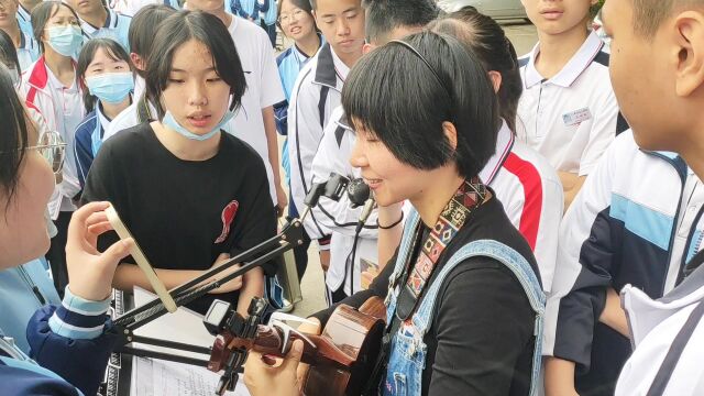 来自漳州立人学校尤克里里社团Cover《雨爱》的小片段~