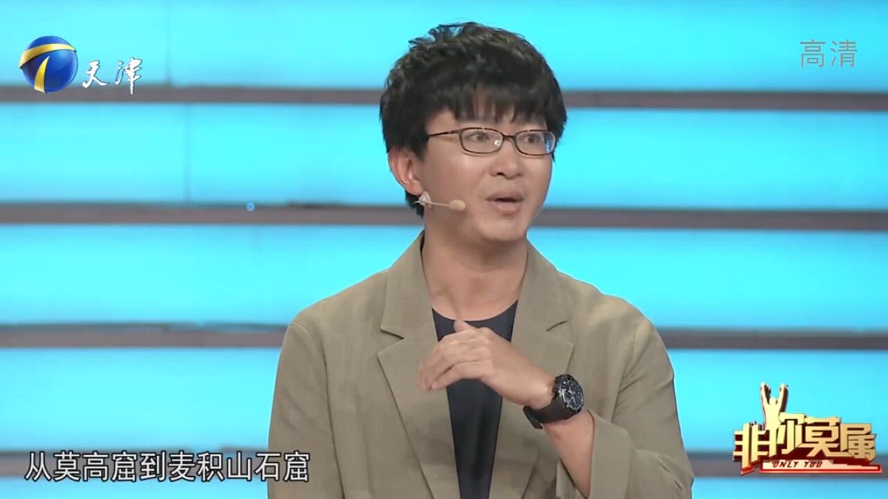 男子是一名摄影师,现场展示作品震撼众人,简直太美了!