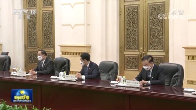 李克强会见老挝人革党中央总书记、国家主席通伦