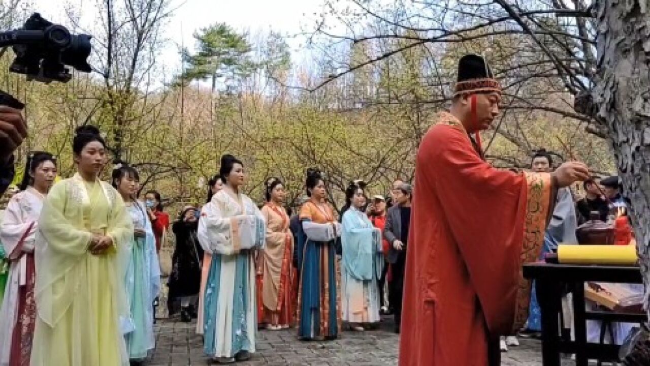 金花灼灼!花仙子轻歌曼舞祭祀山茱萸!祈愿丰年