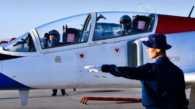 聚优释能!空军航空兵在训练中打破飞行员固定搭配 探究制胜之道