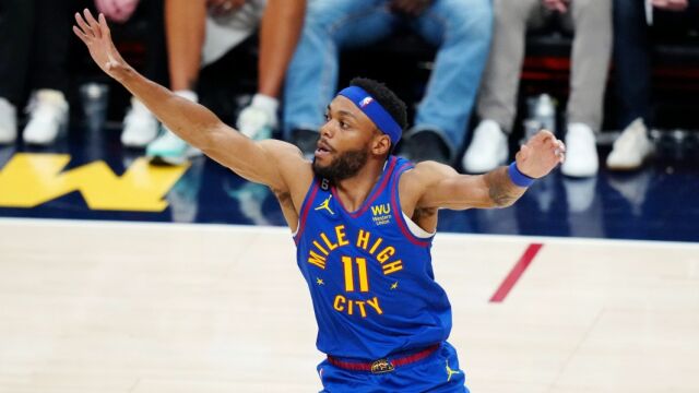 登全美推特热搜榜榜首！布鲁斯-布朗总决G4砍21分，末节独揽11分造就高热度