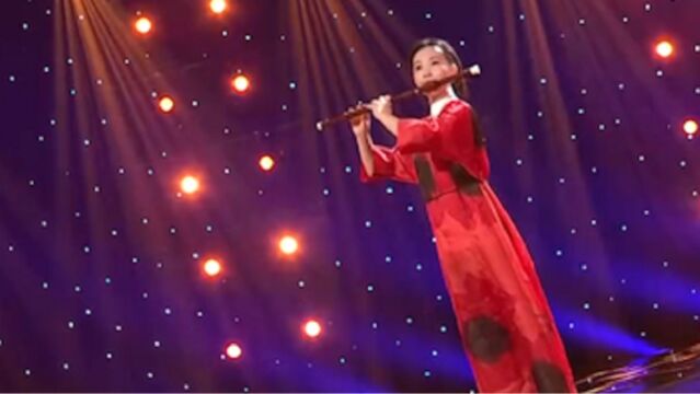 范临风演奏《梅花三弄》,笛声唯美悦耳,让人沉醉