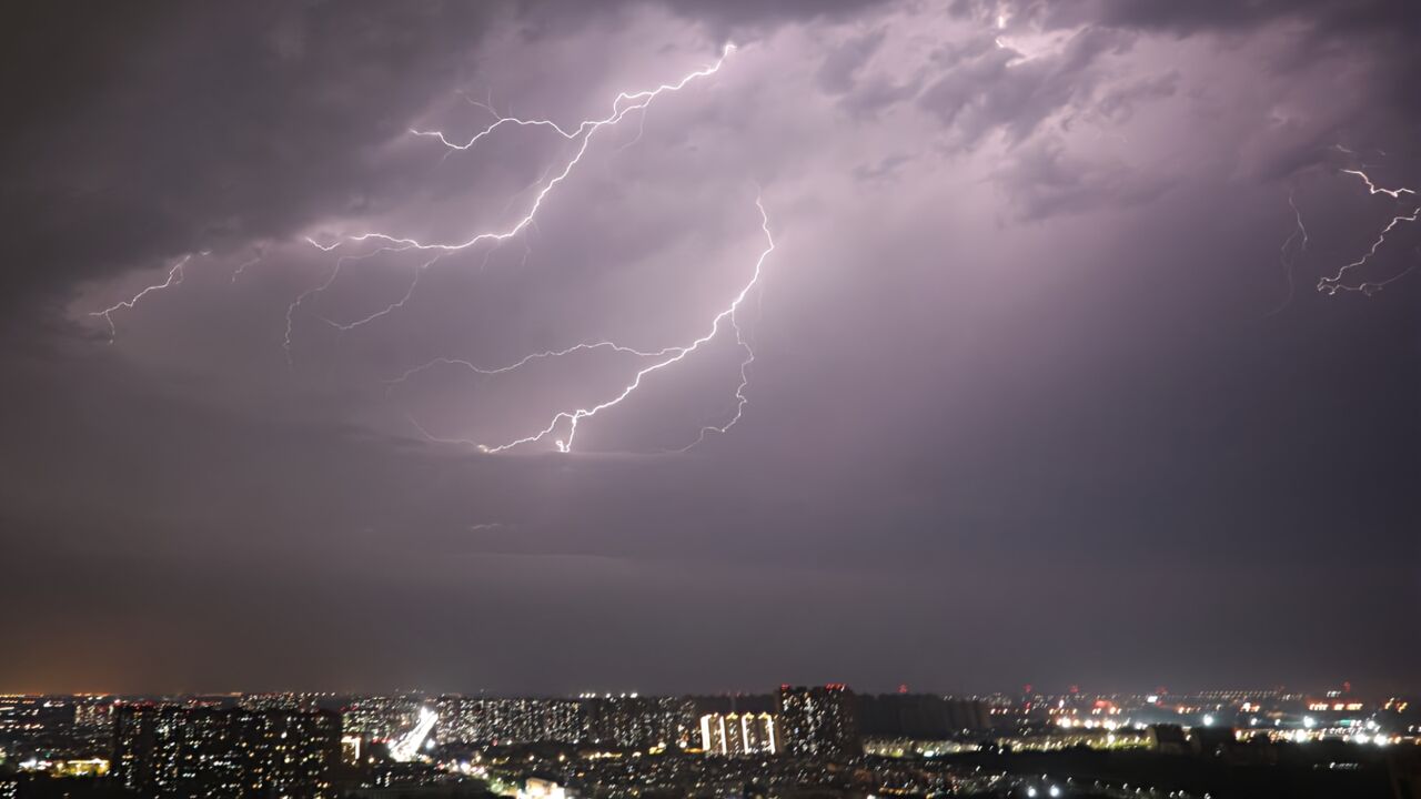 雷阵雨+大风!北京市发布雷电黄色预警