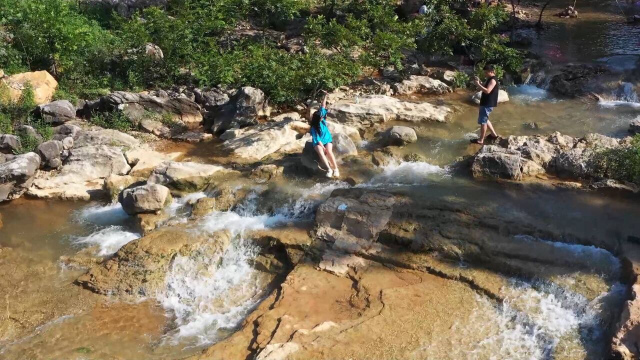 大雨造美景,雨后枣庄山亭青山如洗、瀑布如练