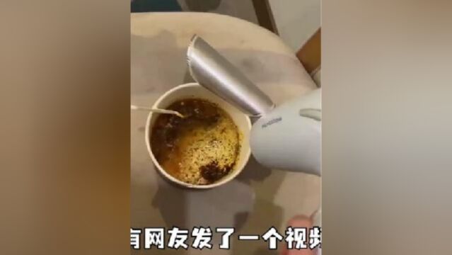 网友们卧龙凤雏大比拼!看不下去的网友:我要你的猪脑另做他用