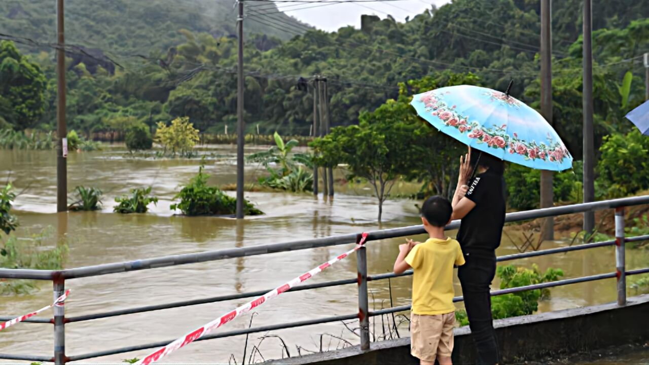 广东阳春市三防办提醒:阳春防汛Ⅱ级应急响应,非必要不外出!