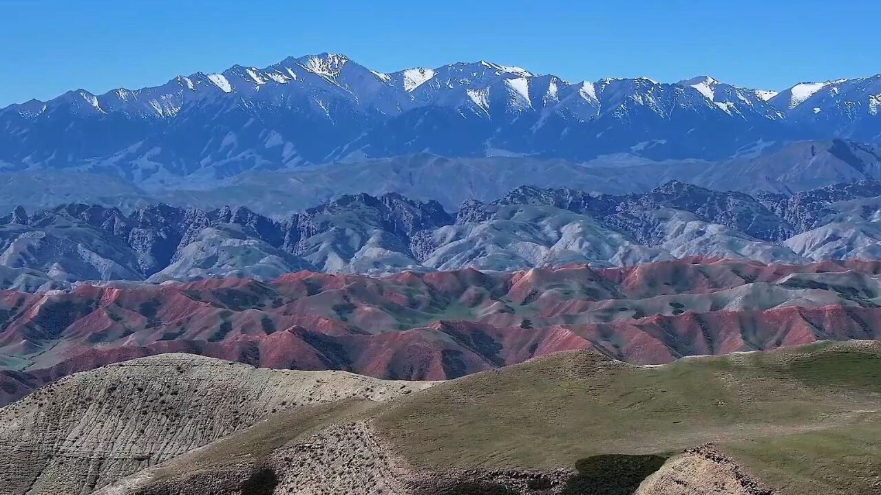 千城胜景|新疆昌吉:峡谷织锦绣 雪山映丹霞