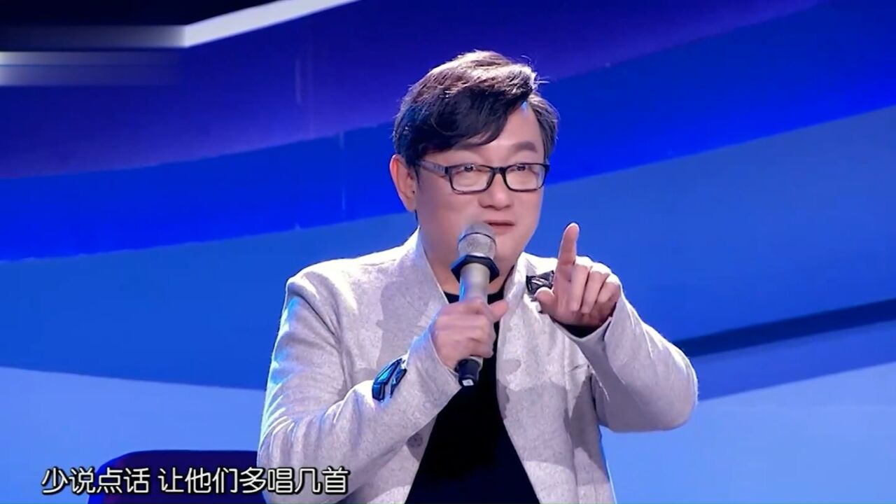 陈乐基上演开口跪,嗨唱一首《光辉岁月》,这嗓音太适合这首歌了