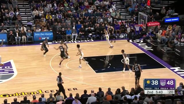 巴恩斯空中制导 萨博尼斯默契十足单手劈扣