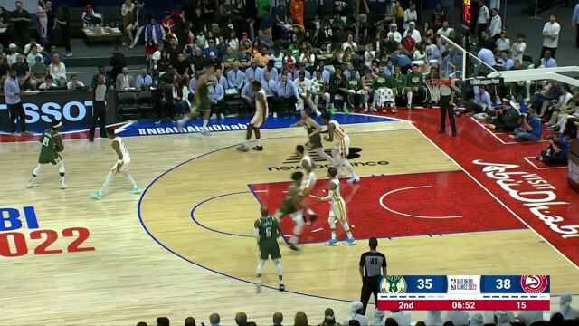 该出手时就出手 霍勒迪超远三分一箭穿心