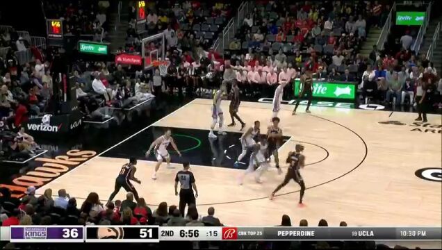 NBA常规赛：国王vs老鹰第2节英文原声回放