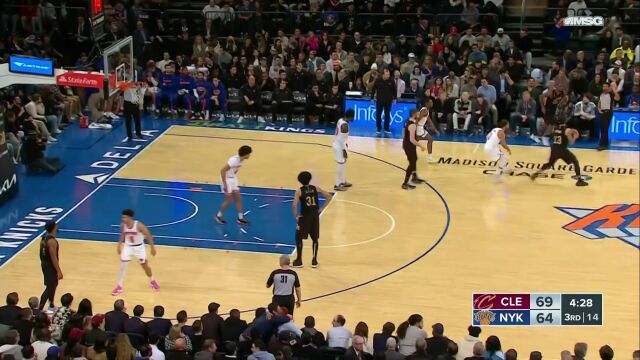 NBA常规赛：骑士vs尼克斯第3节英文原声回放