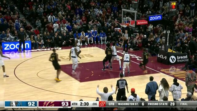 关键时刻毫不手软 莫布利无视包夹翻身中距离入网