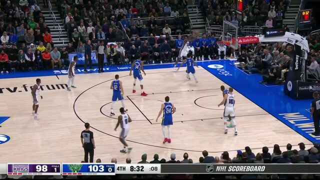 面对两人丝毫不惧 巴恩斯顺手一投2+1