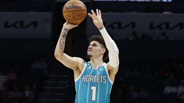 马刺110-120黄蜂 鲍尔砍下三双黄蜂七人上双大胜马刺