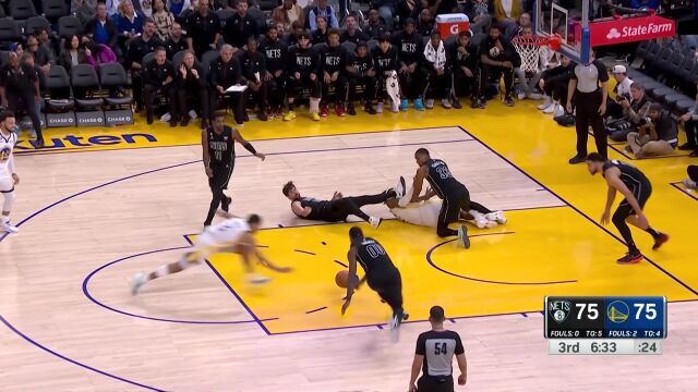 欧文外线再中续上火力 库里细节操作撤步三分强势回敬