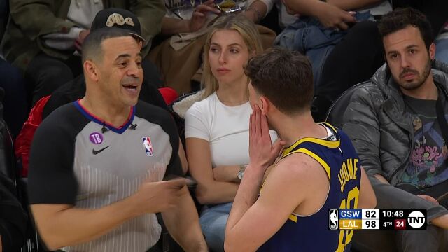 NBA常规赛：勇士vs湖人第4节英文原声回放