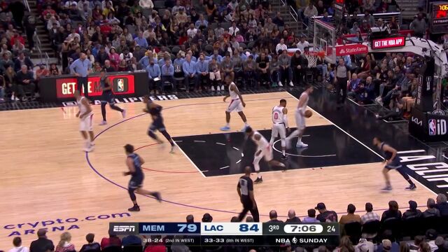 狂轰乱炸！灰熊单节狂砍51分三分13投10中
