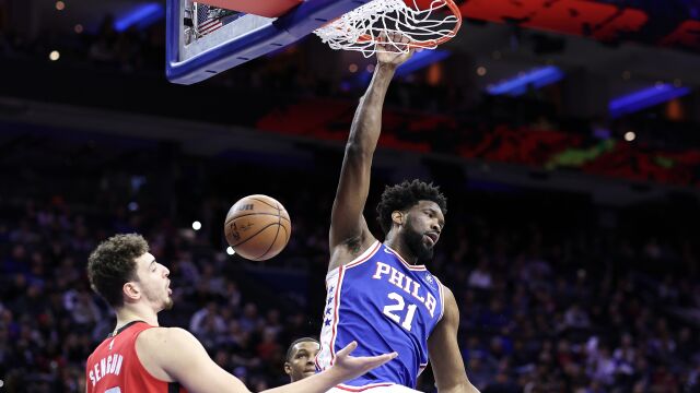 NBA全明星首发恩比德赛季十佳球 登帝连线空接炸筐美如画