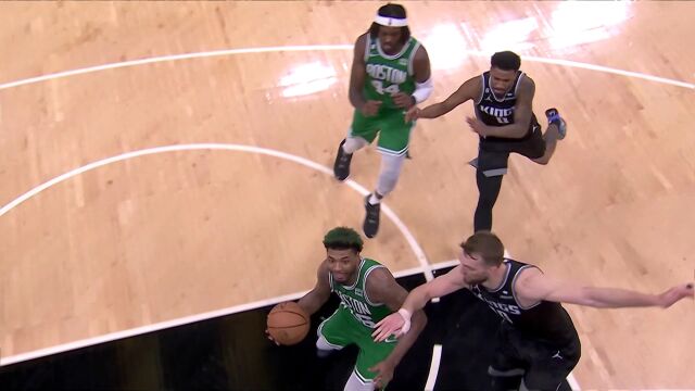 飞身突破长驱直入 斯玛特神兵天降突破上篮打进