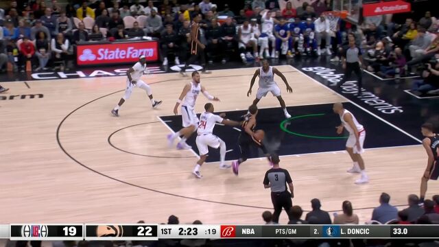 如入无人之境 特雷杨信马由缰突破上篮