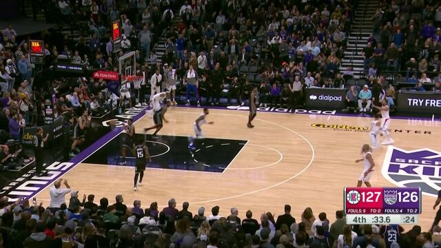 悬念升级！乔治越战越勇杀入篮下高打板命中再次反超