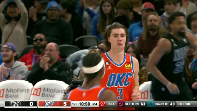 杰林-威廉姆斯三分拔得头筹 吉迪灵性切入扣篮得手