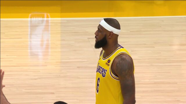 贾巴尔现身场边！欣逢盛会不能错过詹皇加冕时刻