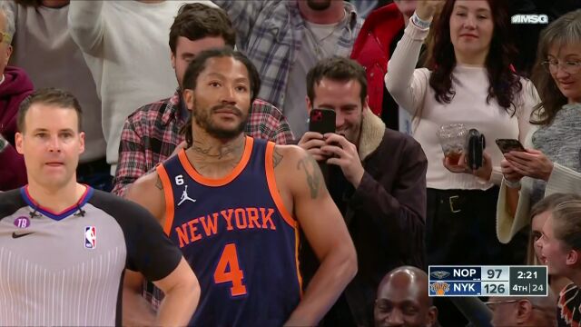 全场高呼罗斯名字 罗斯被换上场