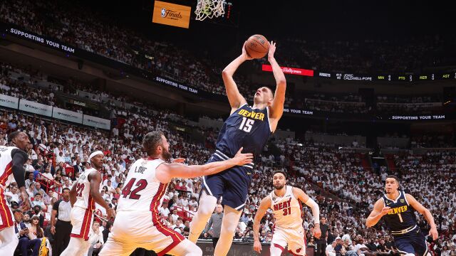 掘金vs热火G4主路金句集锦 约老师帮忙修复篮筐 王猛：这是我见过修篮筐最快的方式