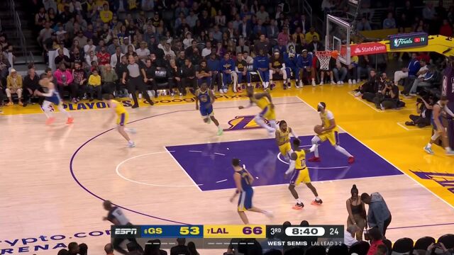 打崩勇士心态 詹姆斯攻防一体连送盖帽反击打出最大分差