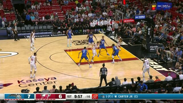 富尔茨轻松抢断推进快攻 妙传瓦格纳上篮两分打中