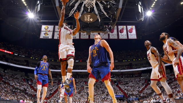 掘金vs热火精华回放 穆雷约基奇双星闪耀同砍30+三双拿下G3