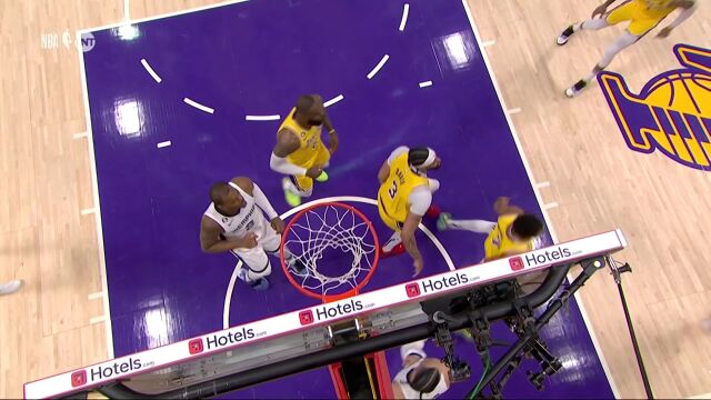 向老大看齐！浓眉捍卫禁区抡臂大帽扇懵狄龙