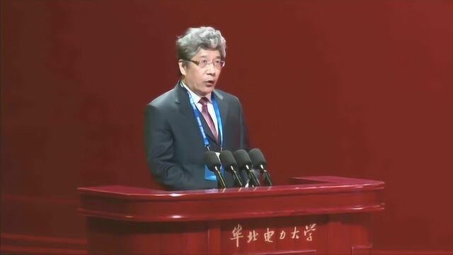 31岁晋升教授 教书育人40年 获多项大奖 发言感动全场