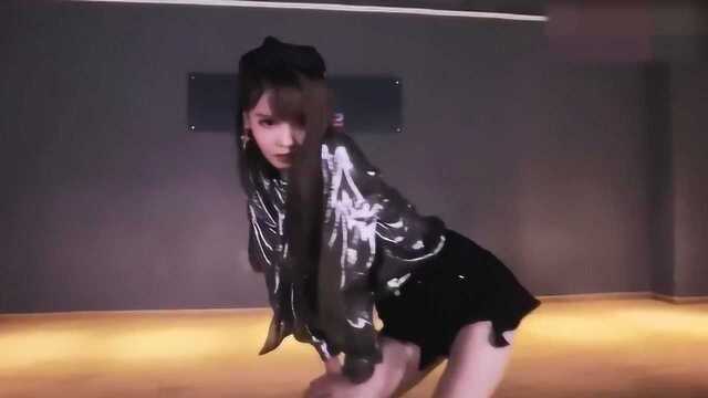 性感美女实力舞蹈秀blackpink《DUDUDU》,太羡慕身材,节奏感十足!