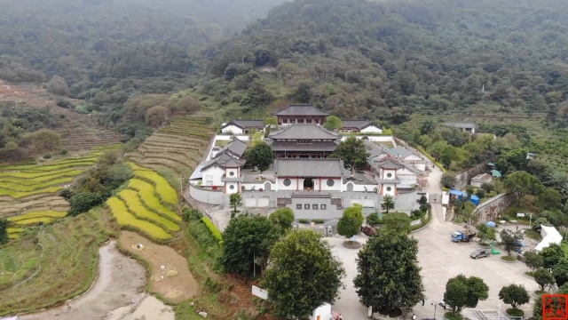 航拍广西横县风水宝地,宝华山应天寿佛寺又名南山庙