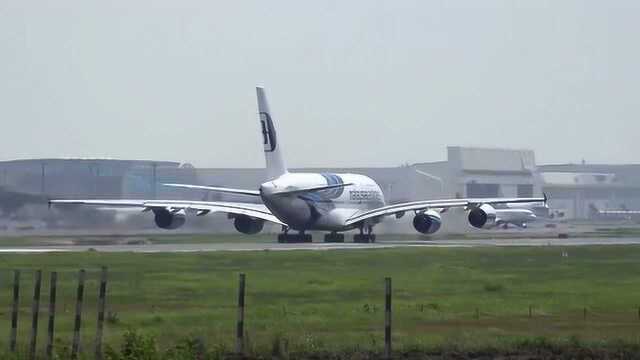 马来西亚航空公司空客A380 9MMNC航班从NRT 16R起飞