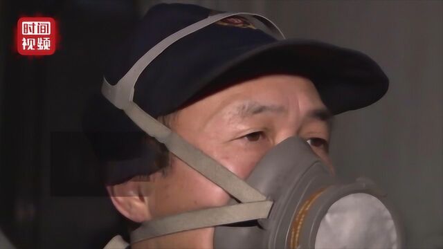 火车司机43年坚守一线推火车 防毒面具不离身