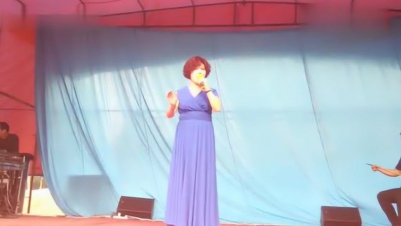 商芳会乾县老家唱秦腔《哭坟》_腾讯视频