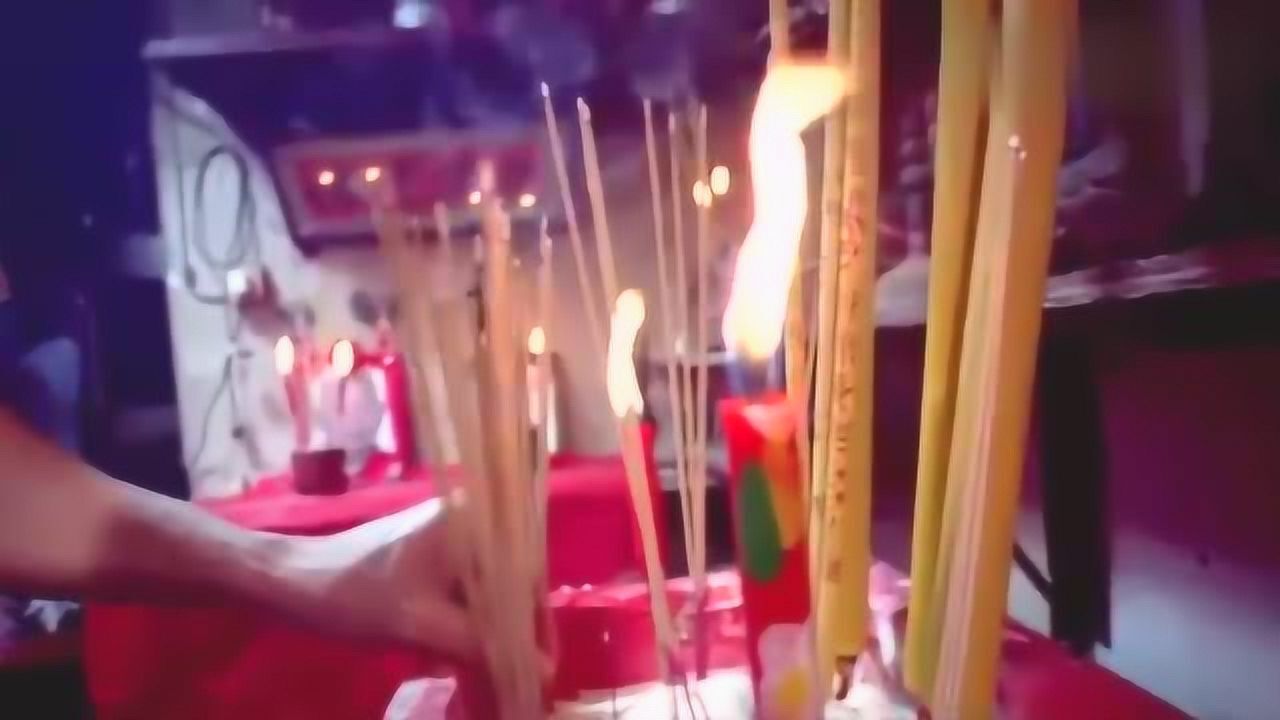 香港洪拳武馆祭祖仪式摆关公像敬礼上香莫名感觉像黑社会