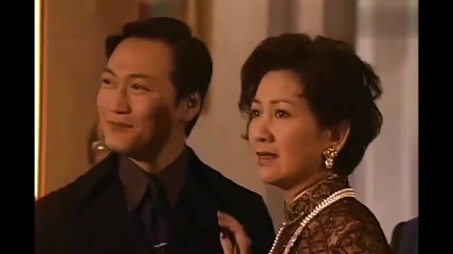 1999香港电视剧《纵横四海》原声主题曲《烽火情天》演唱:谭耀文